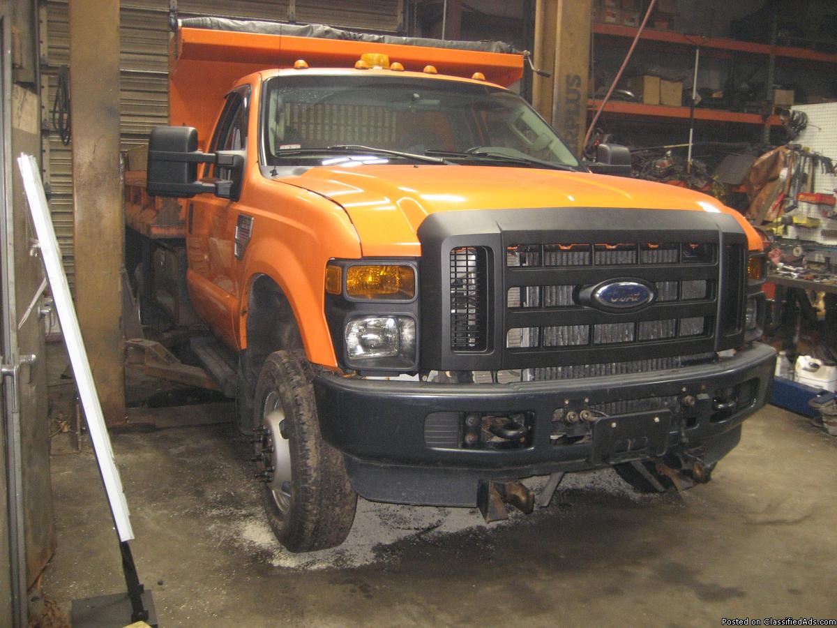 Photo Ford diesel dump plow truck
