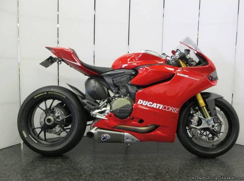 Photo 2014 Ducati SUPERBIKE 1199 PANIGALE R.