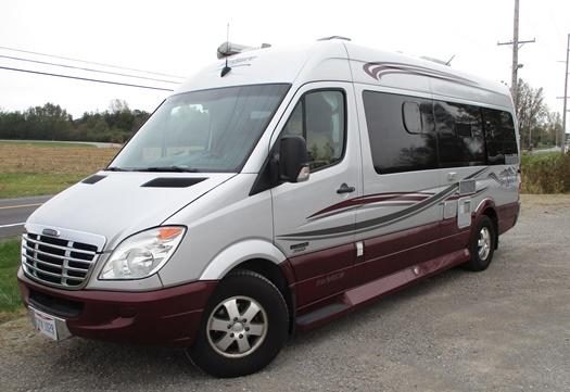 Photo 2010 Leisure Travel Van Free Spirit LSS