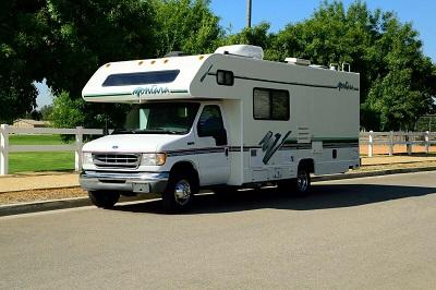 Photo 4 ft very low miles 97 Tioga montara with bunk beds