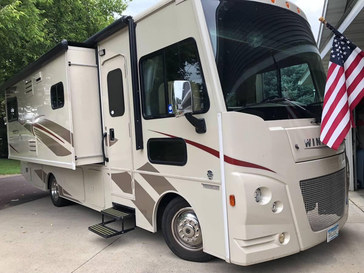 Photo Tow Vehicle! 2017 Winnebago Vista LX w/3 slides