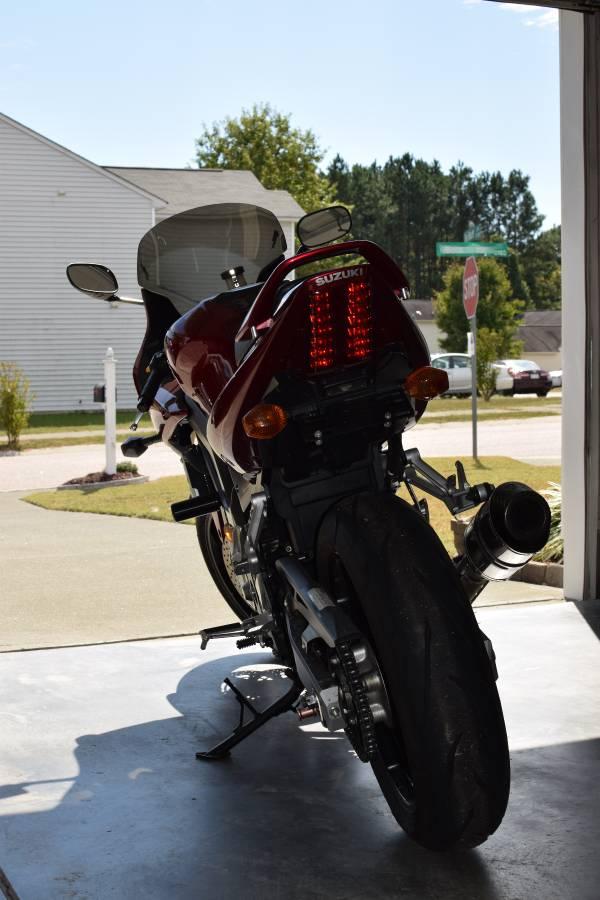 Photo 2007 Suzuki SV650 - Garage kept, Excellent condition.