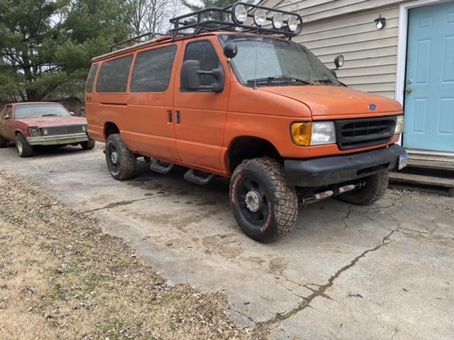 Photo One of a kind ‘97 Ford Van 4x4