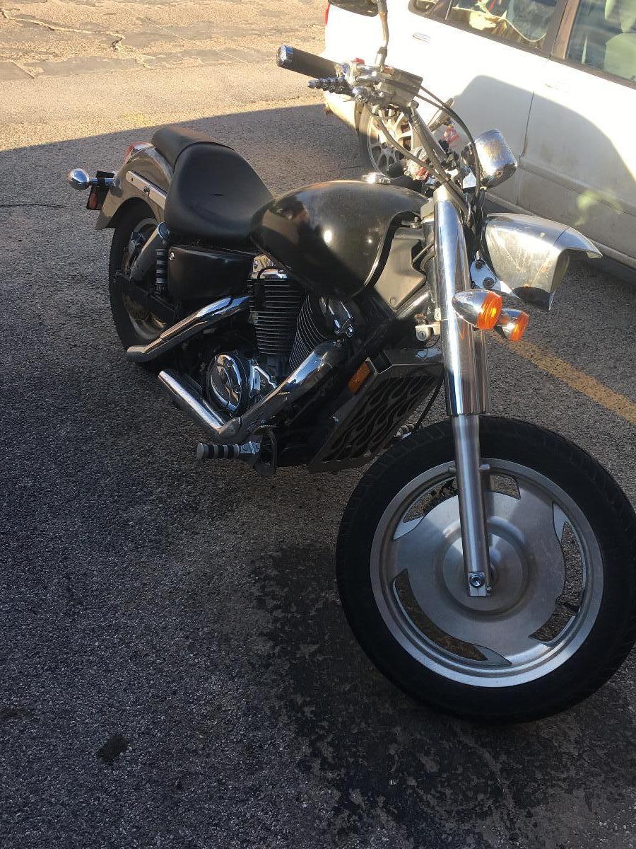 Photo 05’ Honda shadow 1100