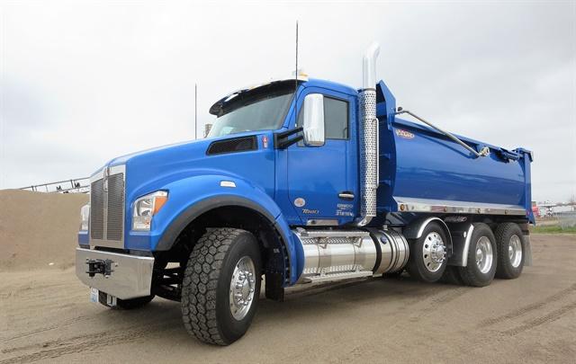 Photo New year - New dump truck - Financing is available