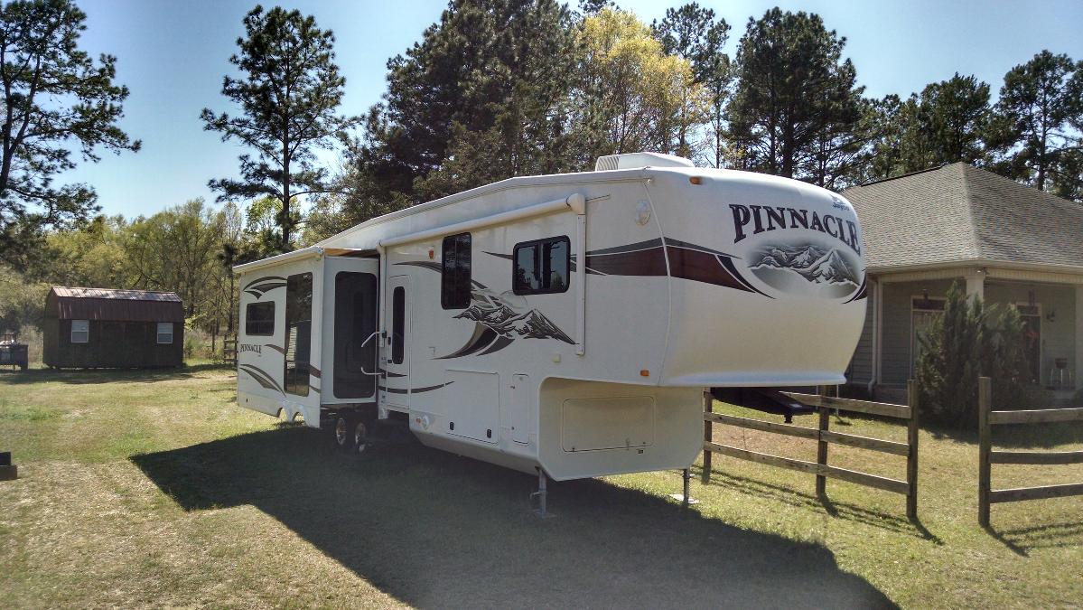 Photo 2012 Jayco Pinnacle 36REQS Fifth Wheel Camper