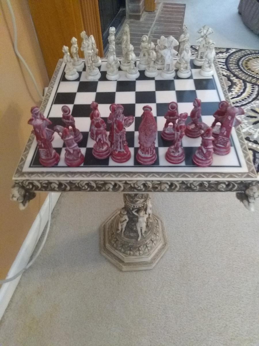 Photo Checker Board Pedstal Style Chess set