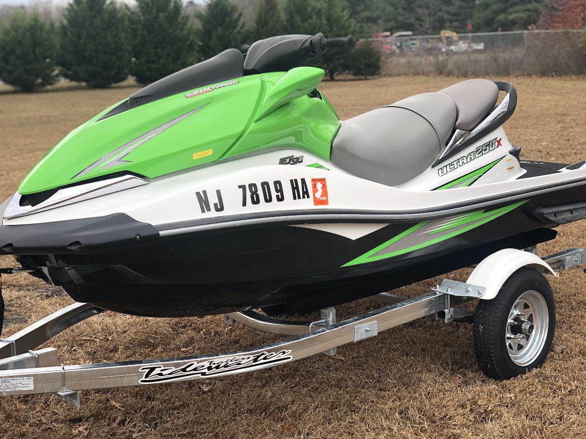 Photo Kawasaki ultra supercharged fast ski