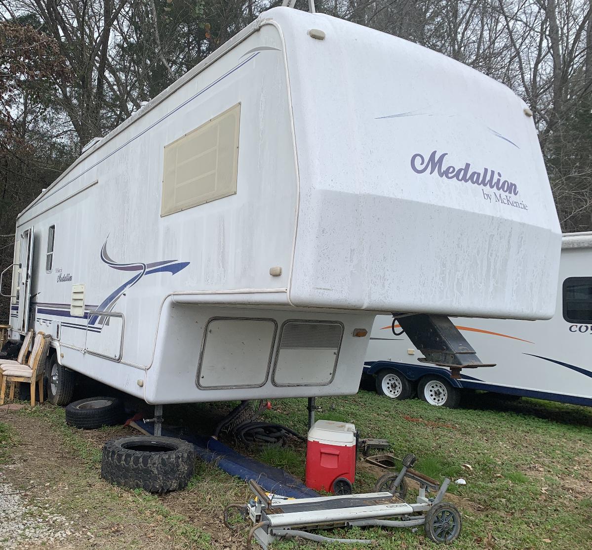 Photo 2000 fifth wheel camper