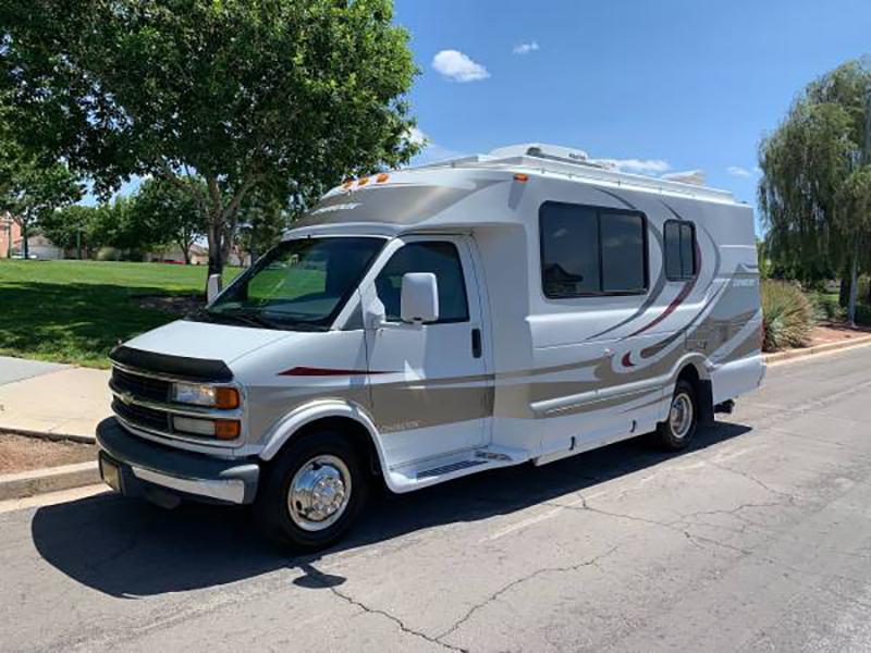 Photo Excellent Condition! 2003 24 ft. Chinook Destiny LE