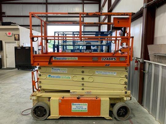 Photo JLG Scissor Lift 32 Ft.