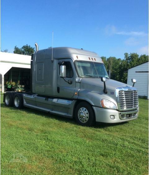 Photo 2013 Freightliner Cascadia 125 Semi Tractor