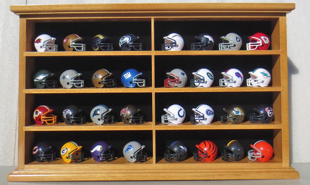 Photo BEAUTIFUL DISPLAY CASE COMPLETE WITH ALL 32 POCKET PRO TEAM FOOTBALL HELMETS