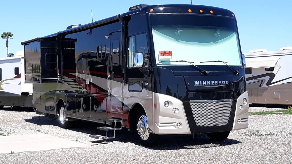 Photo Like New! 2018 Winnebago Sunstar LX 35F w/2 slides