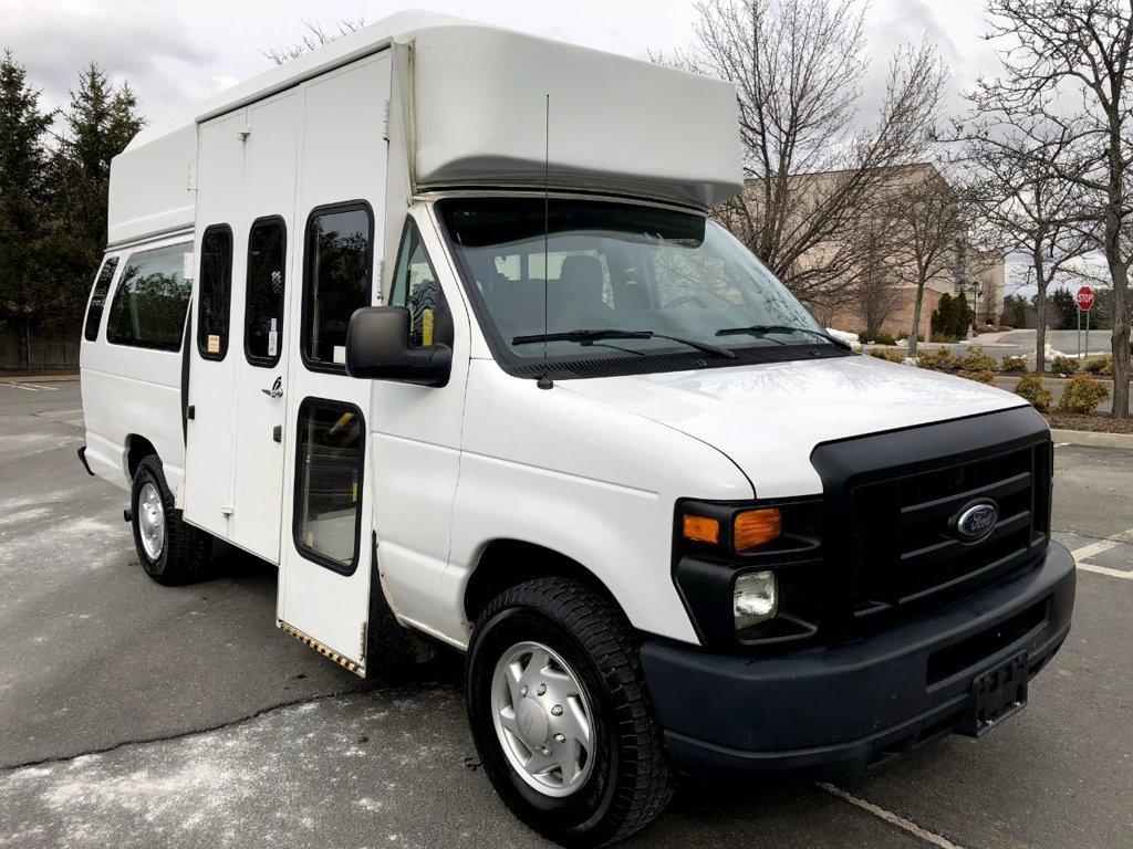 Photo 2012 Ford E350 Medical Transport Wheelchair Van For Sale (A4907)