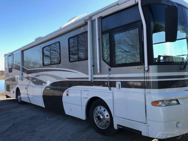 Photo 2000 Winnebago Ultimate Freedom 40JD