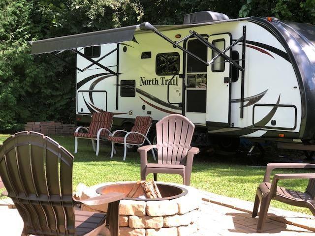 Photo 2015 NORTH TRAIL TRAVEL TRAILER