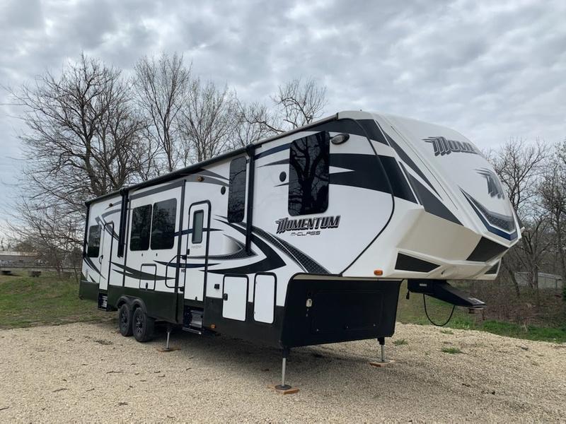 Photo 2016 Grand Design Momentum M-Class 350M For Sale in Gypsum, Kansas 67448