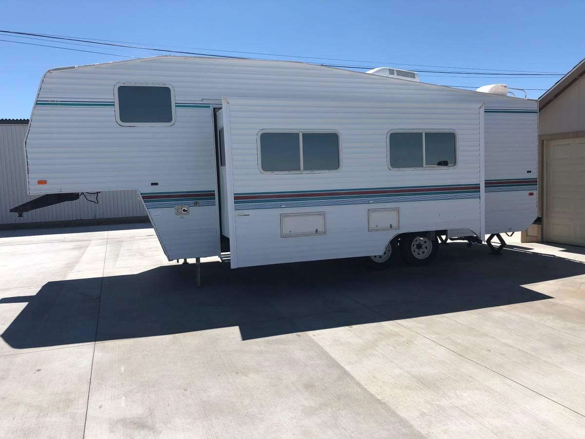 Photo 2000 Mallard 27 Foot 5 Th wheel By Fleetwood Nice Shape