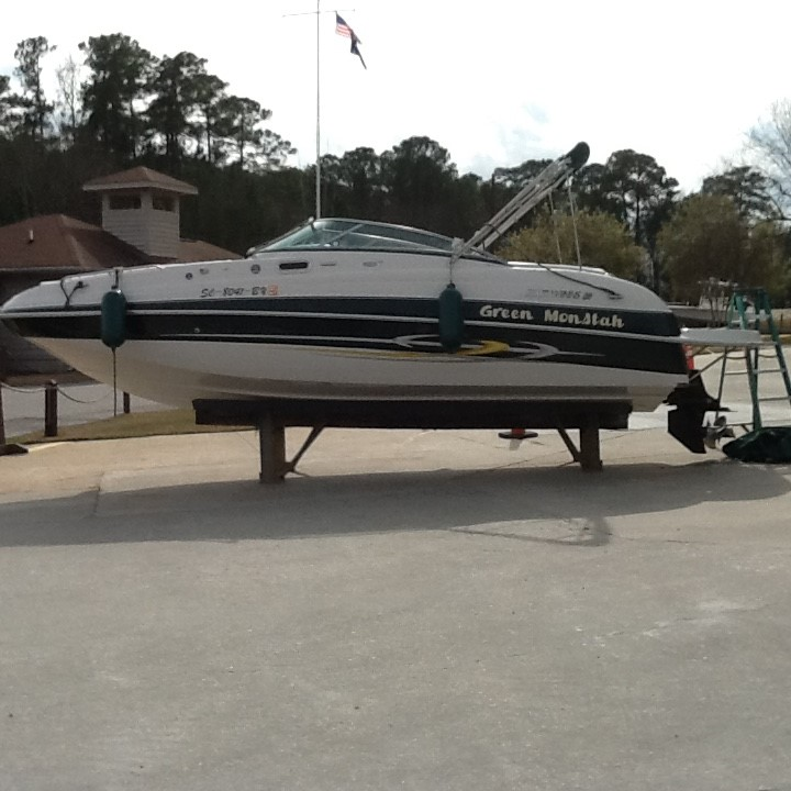 Photo 2006 Four Winns 244 Funship w/ Mercruiser 350 Mag MPI & tandem axle trailer.