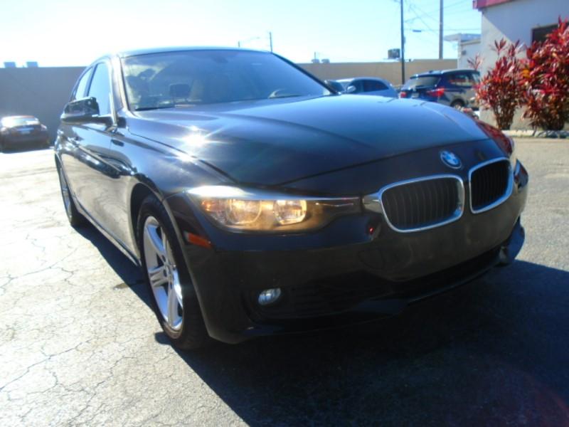 Photo BMW 328 i, 2.0 Turbo Charged Motor, Black/Tan 60 K Miles, Clean Car Fax, New Condition! Keith: 754-265-5049