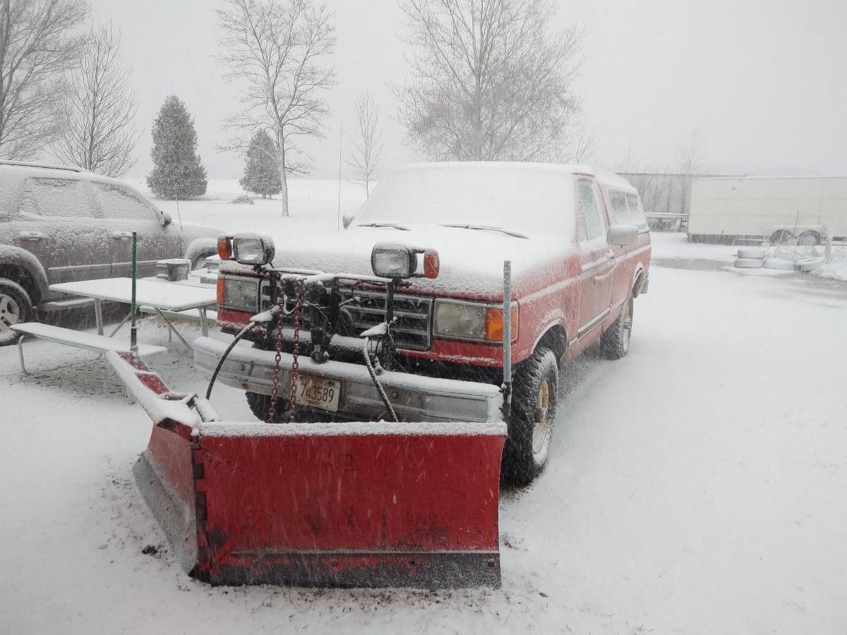 Photo 1987 Ford F-250 4x4 with Boss V-plow