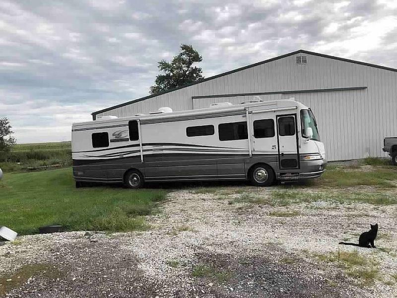 Photo 2001 Coachmen Sportscoach 380MBS For Sale in Jacksonville, Missouri  65260